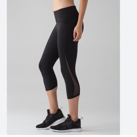 Lululemon train times cropped Capri Black High-Waisted Leggings 6 - Picture 1 of 7